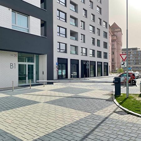 Explore Bratislava Exterior foto